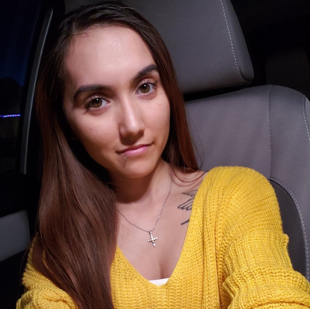 Meet your Posher, Mara